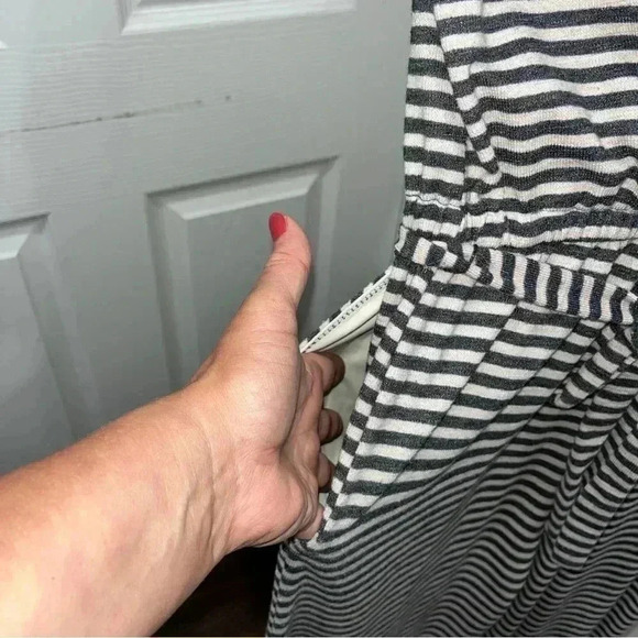 Old Navy striped grey cream belted v-neck pantsuit, romper, comfy - Picture 6 of 12